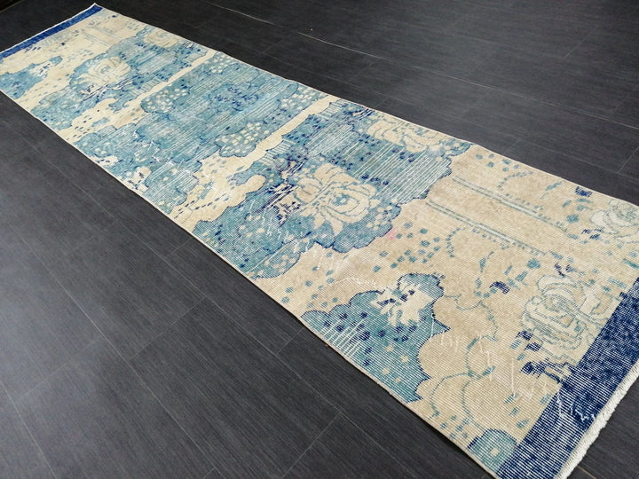 Turkish Runner Rug 2' 6" x 10' 4" Hand-Knotted | No. WR73148