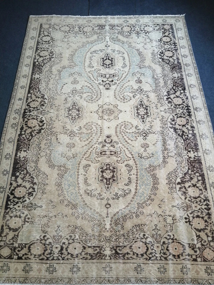 Beige Turkish Runner Rug 6' 8" x 9' 11" Hand-Knotted | No. WR73582