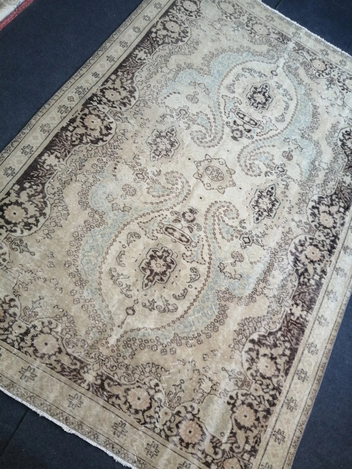 Beige Turkish Runner Rug 6' 8" x 9' 11" Hand-Knotted | No. WR73582