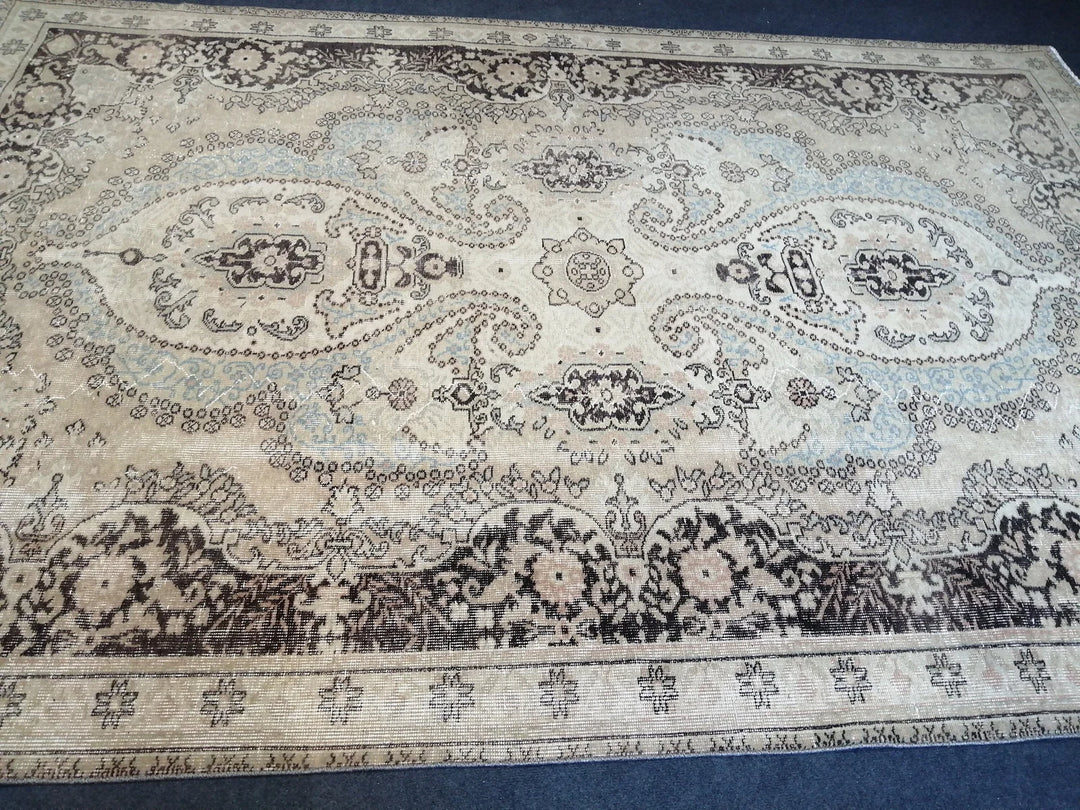 Beige Turkish Runner Rug 6' 8" x 9' 11" Hand-Knotted | No. WR73582
