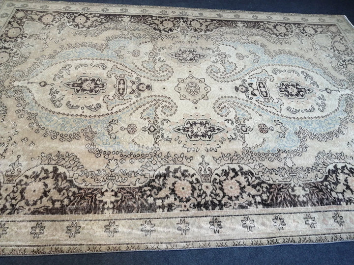Beige Turkish Runner Rug 6' 8" x 9' 11" Hand-Knotted | No. WR73582
