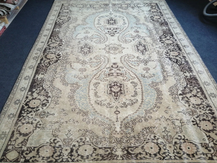 Beige Turkish Runner Rug 6' 8" x 9' 11" Hand-Knotted | No. WR73582