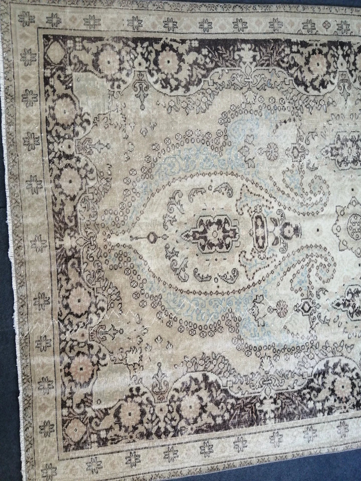 Beige Turkish Runner Rug 6' 8" x 9' 11" Hand-Knotted | No. WR73582