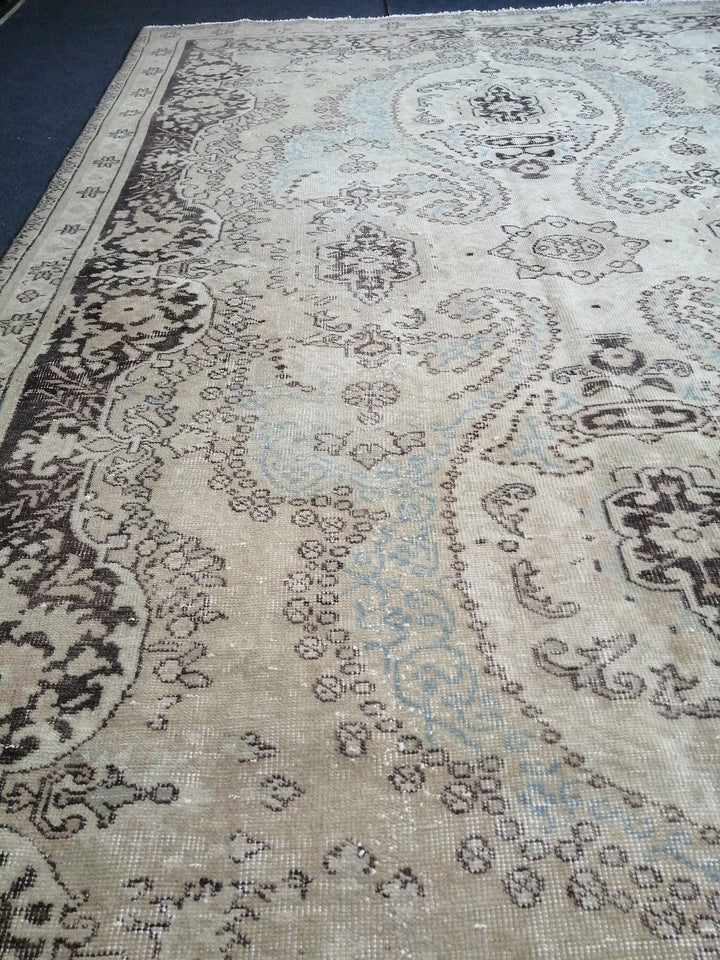 Beige Turkish Runner Rug 6' 8" x 9' 11" Hand-Knotted | No. WR73582