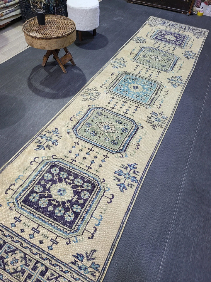 Turkish Runner Rug 2' 9" x 11' 3" Hand-Knotted | No. WR74646