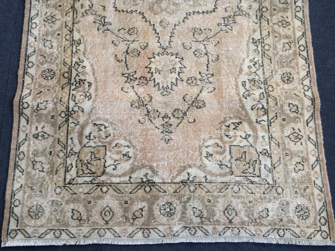 Beige Turkish Runner Rug 4' x 7' 8" Hand-Knotted | No. WR74669