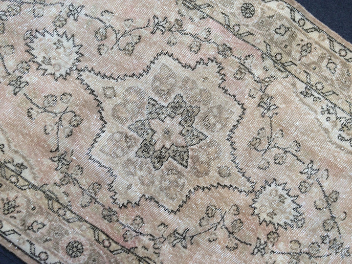 Beige Turkish Runner Rug 4' x 7' 8" Hand-Knotted | No. WR74669