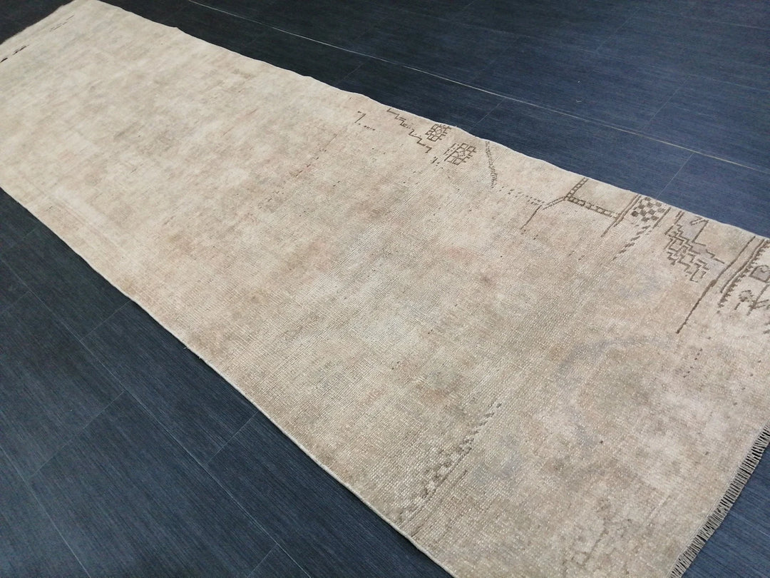 Beige Turkish Runner Rug 2' 9" x 9' 10" Hand-Knotted | No. WR75899