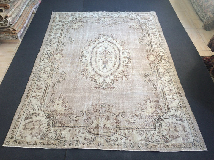 Beige Turkish Runner Rug 7' 5" x 10' Hand-Knotted | No. WR76175