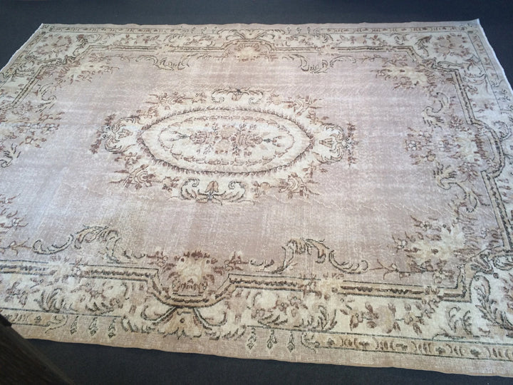 Beige Turkish Runner Rug 7' 5" x 10' Hand-Knotted | No. WR76175