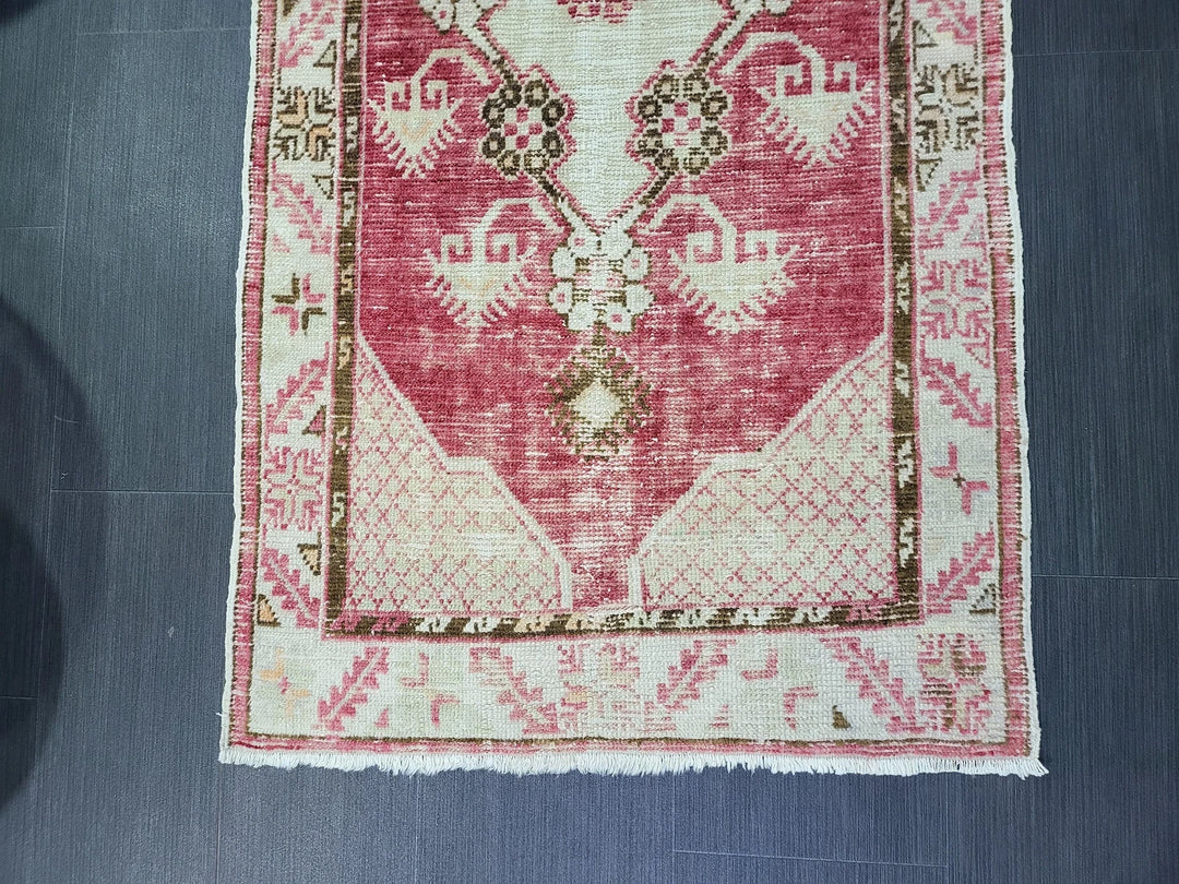 Beige Turkish Runner Rug 2' 7" x 5' 1" Hand-Knotted | No. WR78169