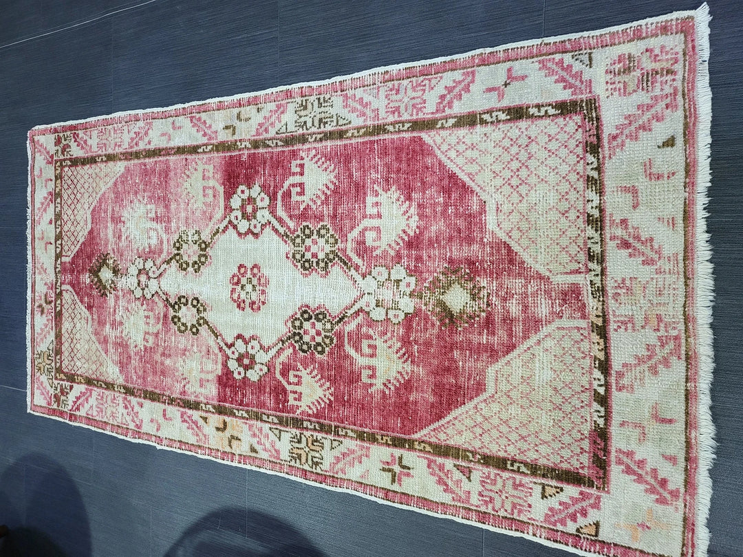Beige Turkish Runner Rug 2' 7" x 5' 1" Hand-Knotted | No. WR78169
