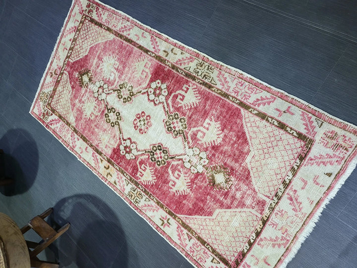 Beige Turkish Runner Rug 2' 7" x 5' 1" Hand-Knotted | No. WR78169