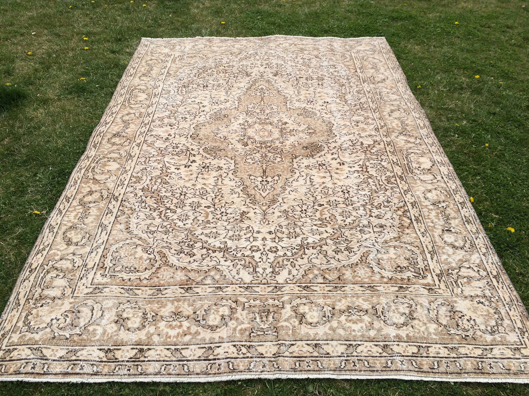 Beige Turkish Runner Rug 6' 4" x 9' 6" Hand-Knotted | No. WR78936