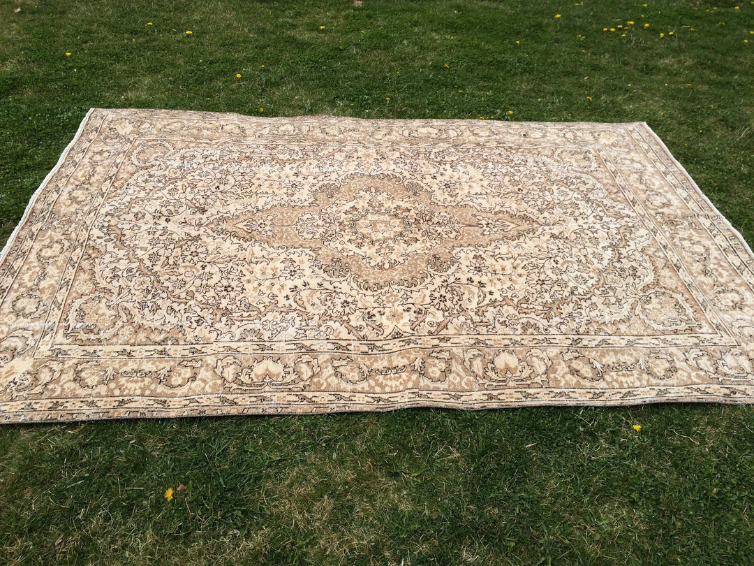 Beige Turkish Runner Rug 6' 4" x 9' 6" Hand-Knotted | No. WR78936