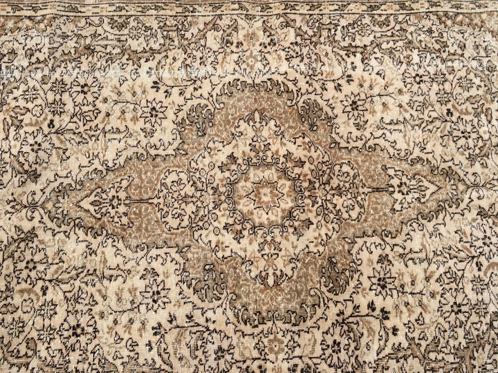Beige Turkish Runner Rug 6' 4" x 9' 6" Hand-Knotted | No. WR78936