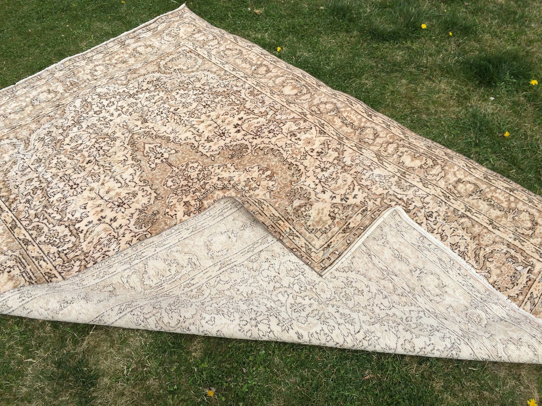Beige Turkish Runner Rug 6' 4" x 9' 6" Hand-Knotted | No. WR78936