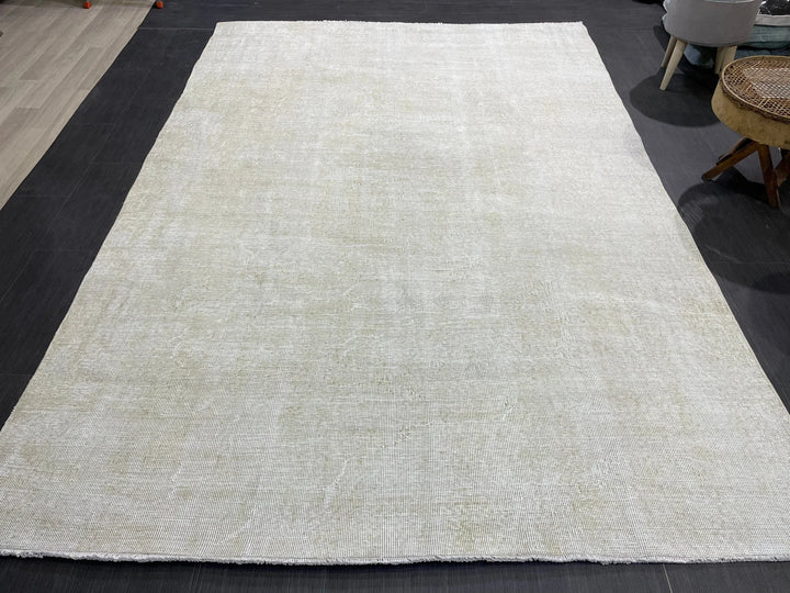 Turkish Runner Rug 6' 4" x 9' 4" Hand-Knotted | No. WR80335