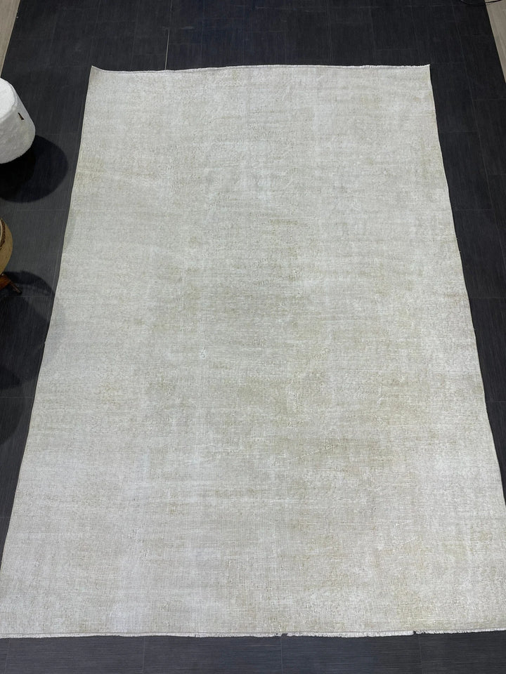 Turkish Runner Rug 6' 4" x 9' 4" Hand-Knotted | No. WR80335