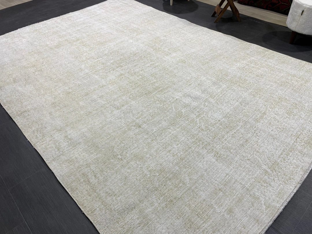 Turkish Runner Rug 6' 4" x 9' 4" Hand-Knotted | No. WR80335