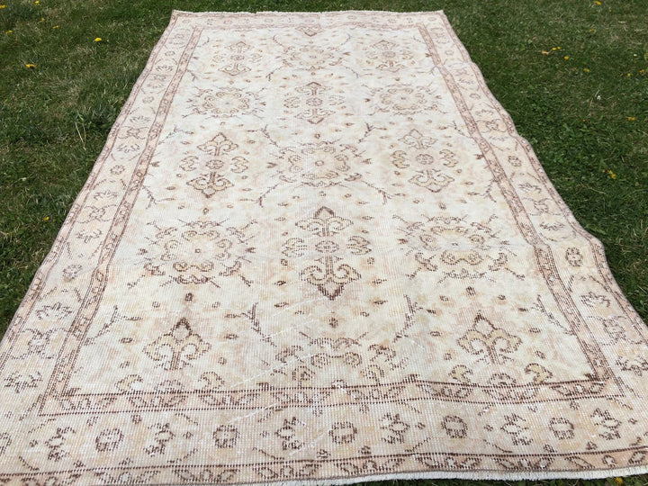 Beige Turkish Runner Rug 4' x 7' Hand-Knotted | No. WR84194