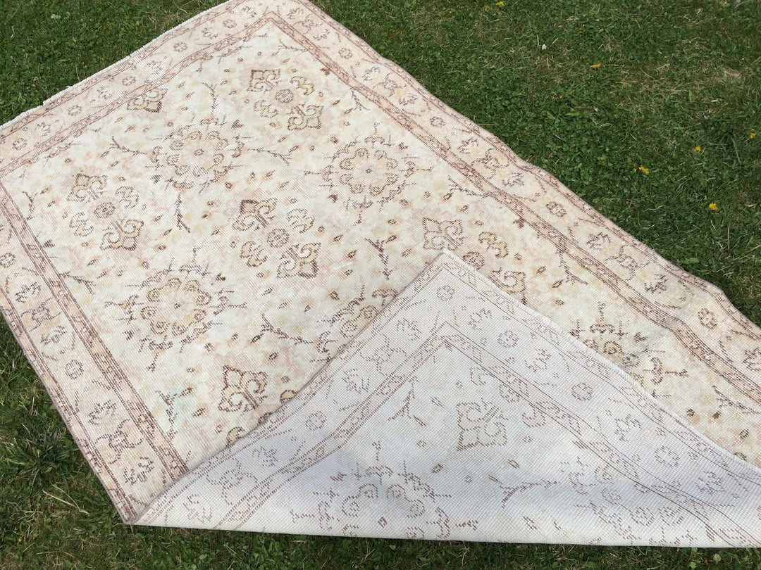 Beige Turkish Runner Rug 4' x 7' Hand-Knotted | No. WR84194