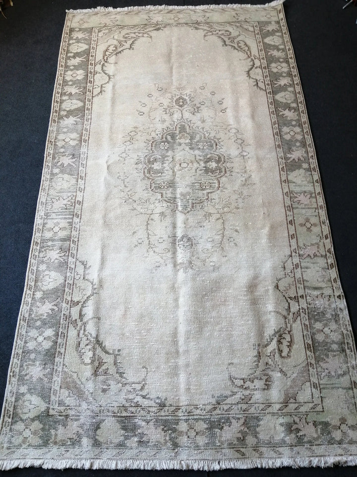 Rust Turkish Runner Rug 5' x 9' 2" Hand-Knotted | No. WR86266