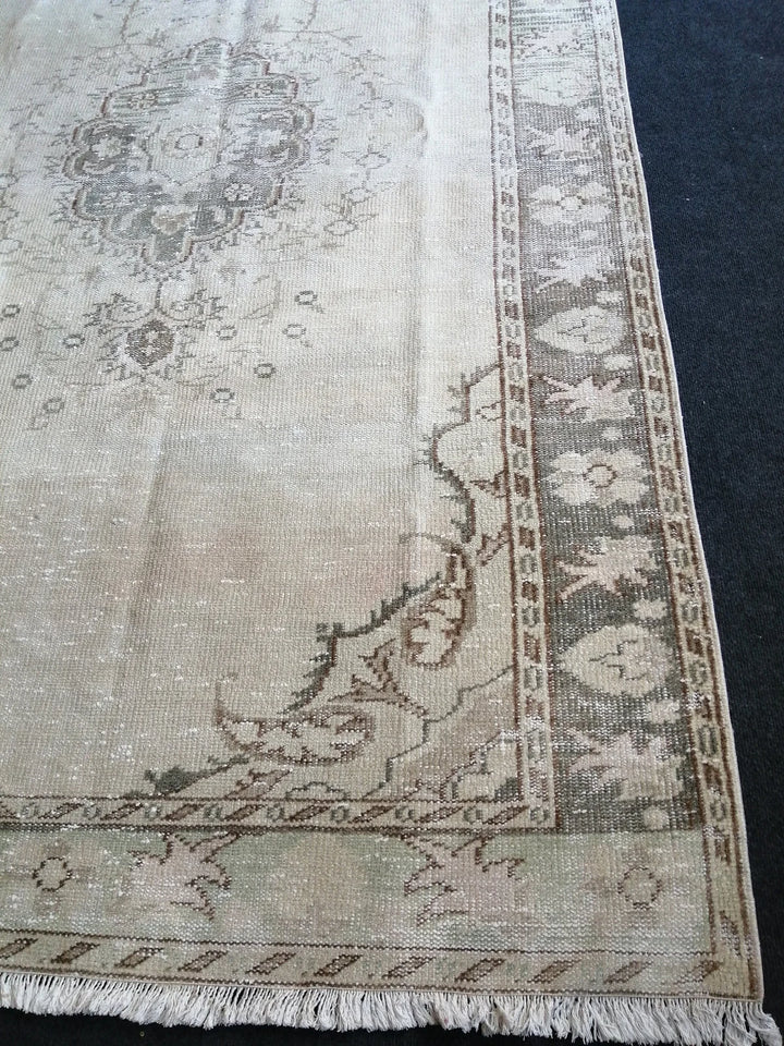 Rust Turkish Runner Rug 5' x 9' 2" Hand-Knotted | No. WR86266