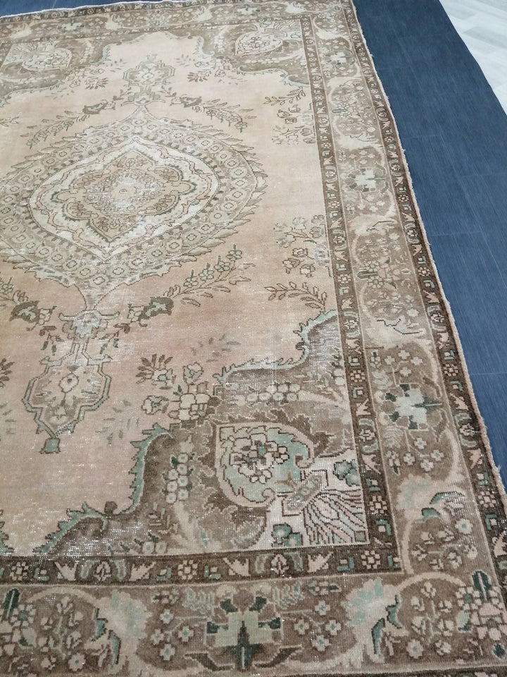 Beige Turkish Vintage Rug 6' 6" x 9' 7" Hand-Knotted | No. WR86368