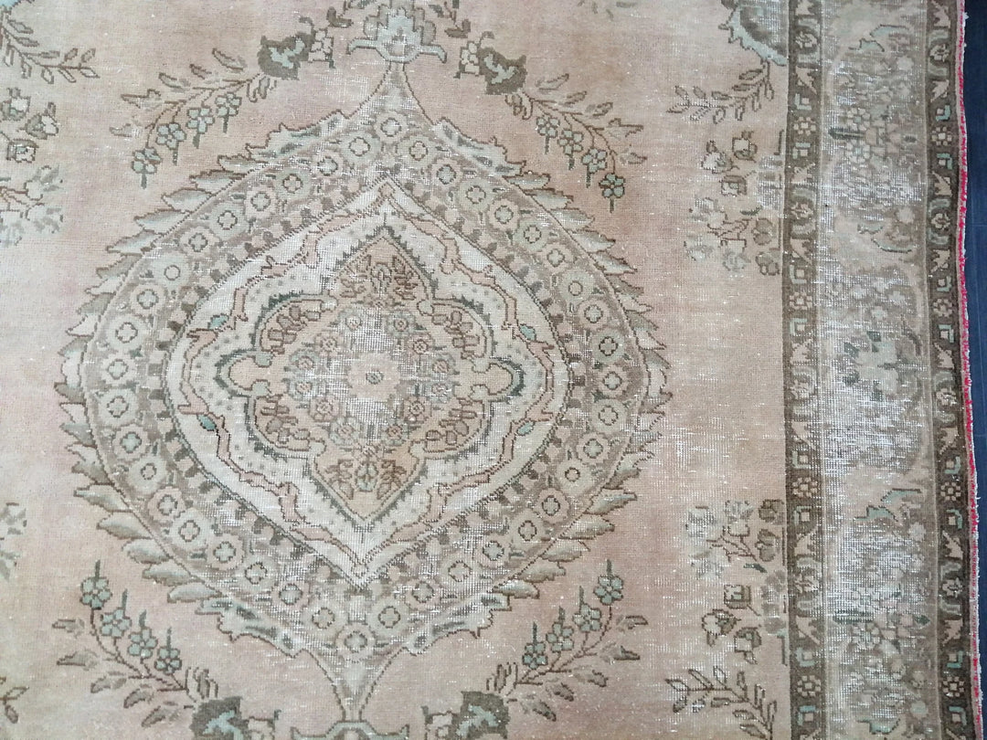 Beige Turkish Vintage Rug 6' 6" x 9' 7" Hand-Knotted | No. WR86368