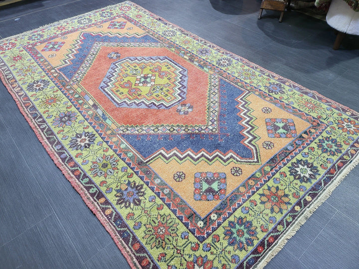 Beige Turkish Runner Rug 5' x 9' 4" Hand-Knotted | No. WR86452