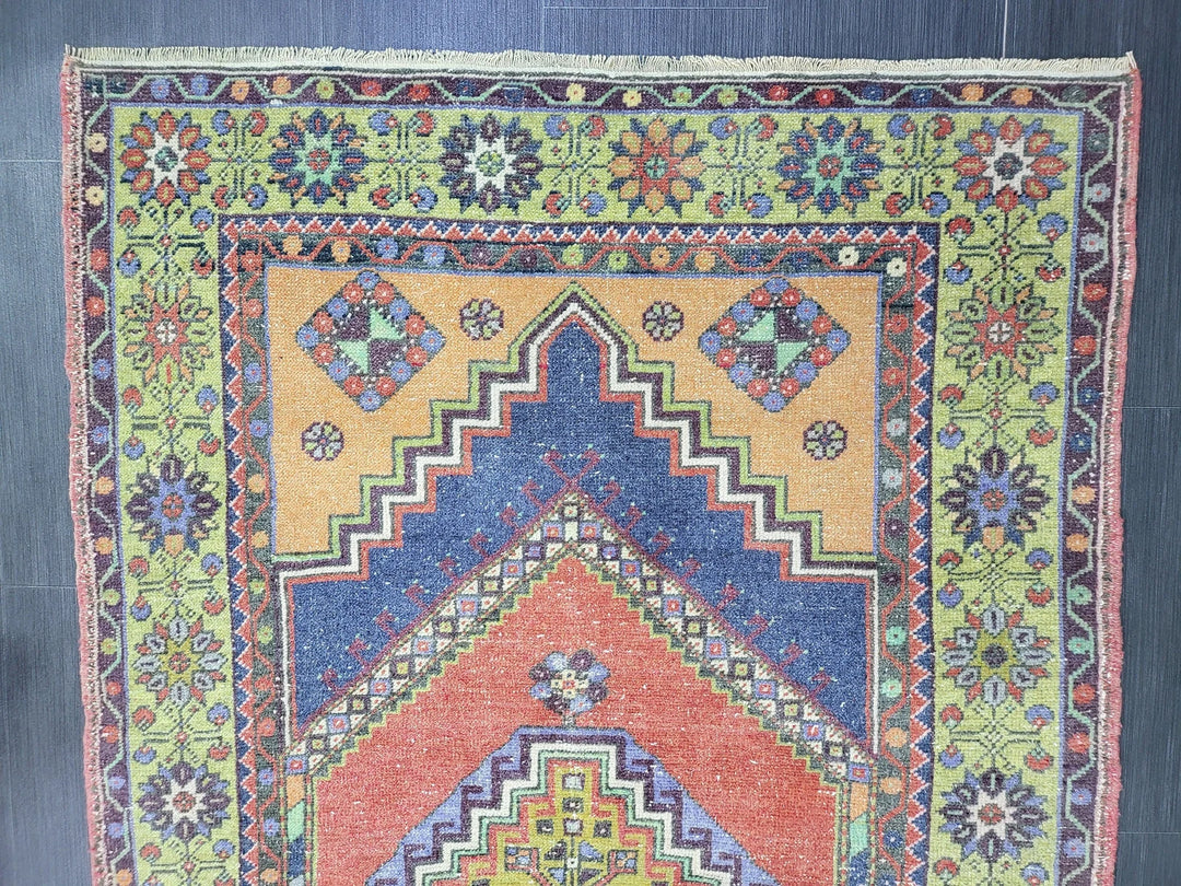 Beige Turkish Runner Rug 5' x 9' 4" Hand-Knotted | No. WR86452