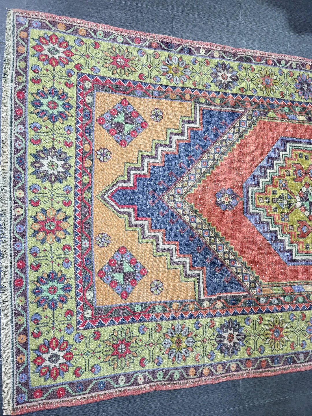 Beige Turkish Runner Rug 5' x 9' 4" Hand-Knotted | No. WR86452