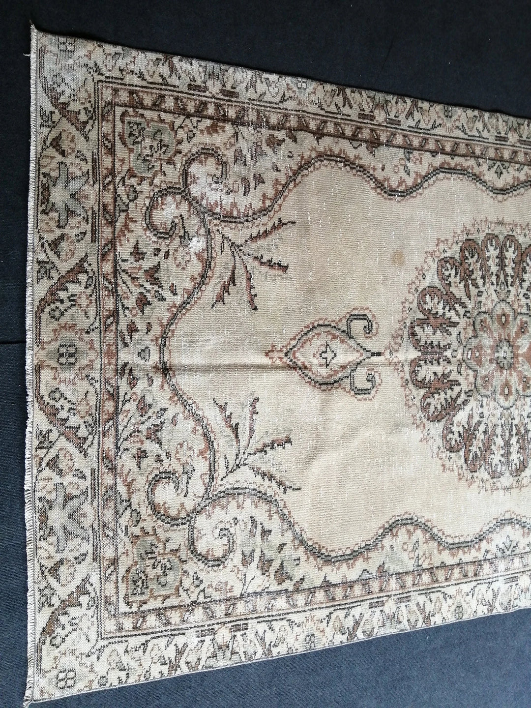 Beige Turkish Runner Rug 5' 6" x 9' 10" Hand-Knotted | No. WR88788