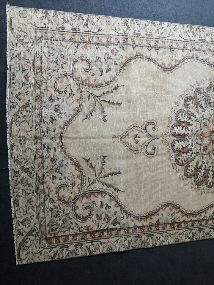 Beige Turkish Runner Rug 5' 6" x 9' 10" Hand-Knotted | No. WR88788