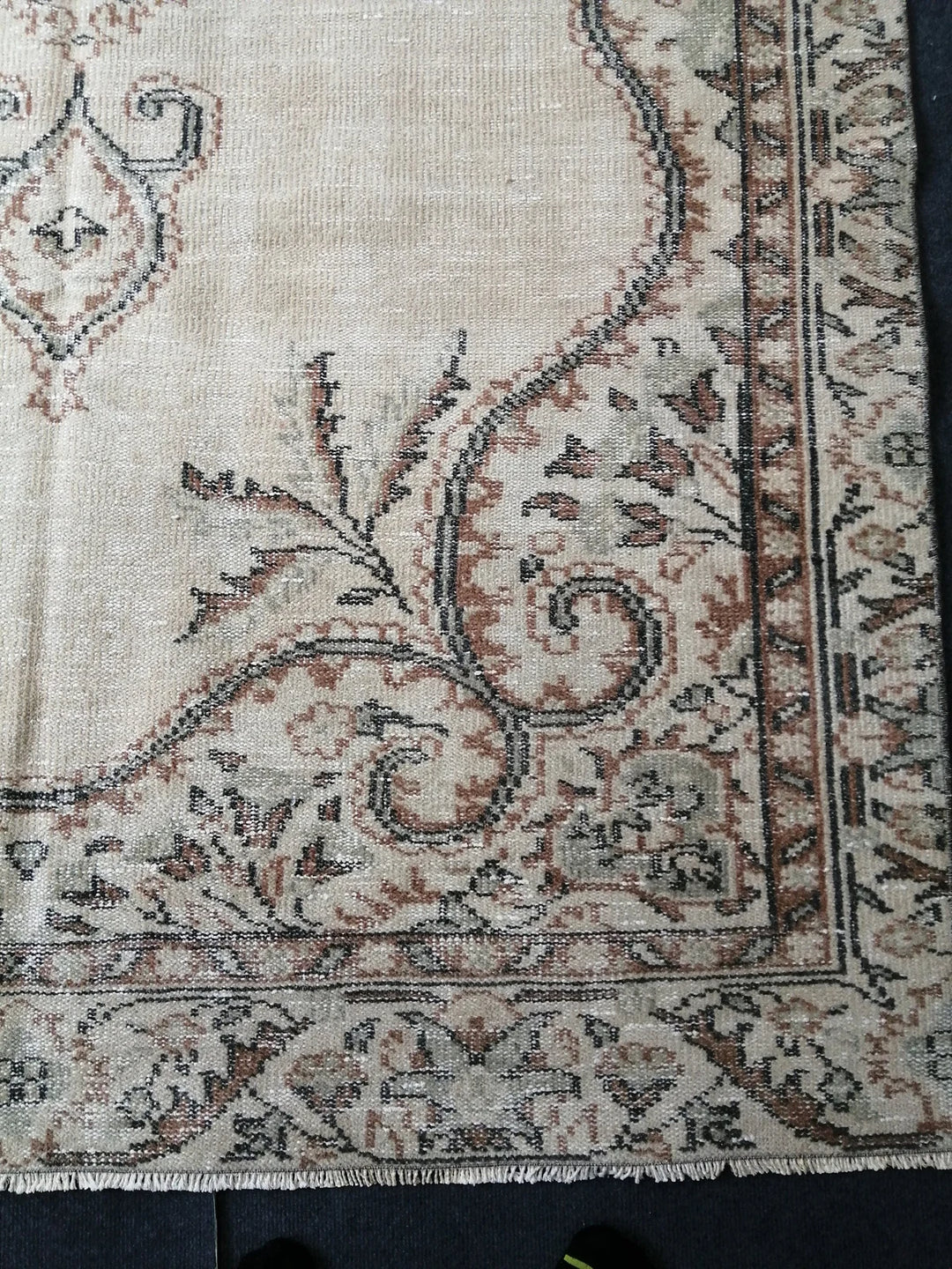 Beige Turkish Runner Rug 5' 6" x 9' 10" Hand-Knotted | No. WR88788