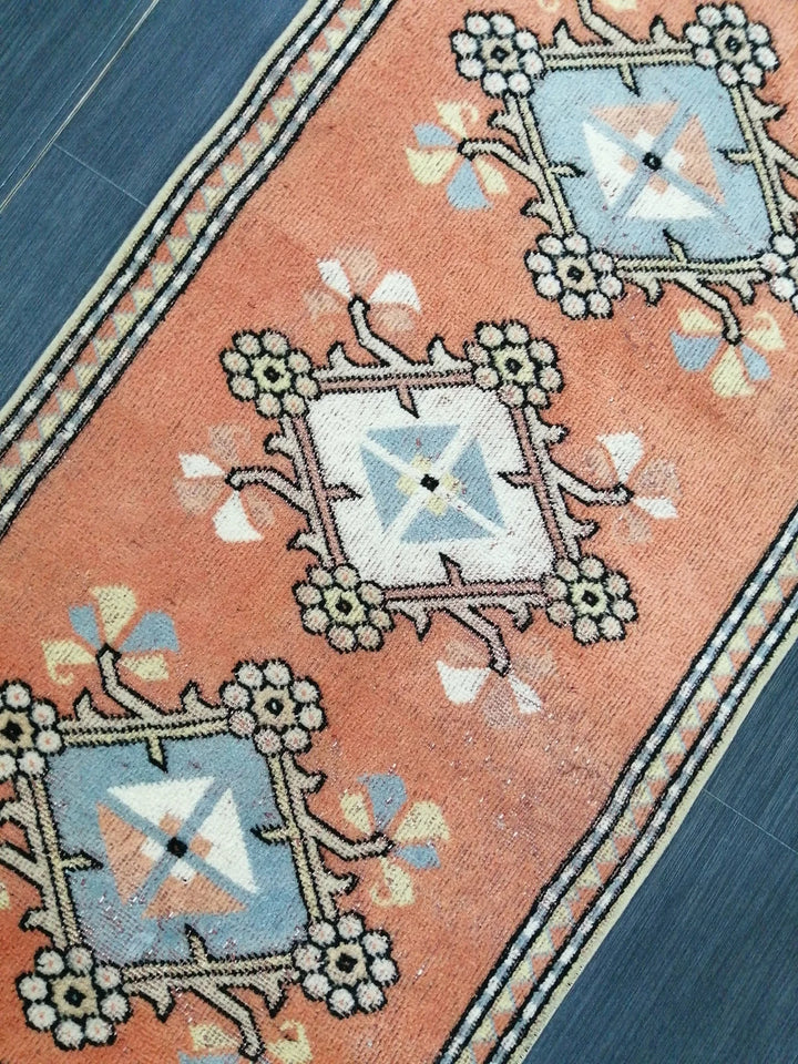 Turkish Runner Rug 2' 2" x 8' 11" Hand-Knotted | No. WR92175