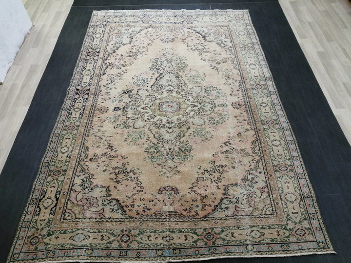 Cream Turkish Runner Rug 7' x 10' 3" Hand-Knotted | No. WR92716