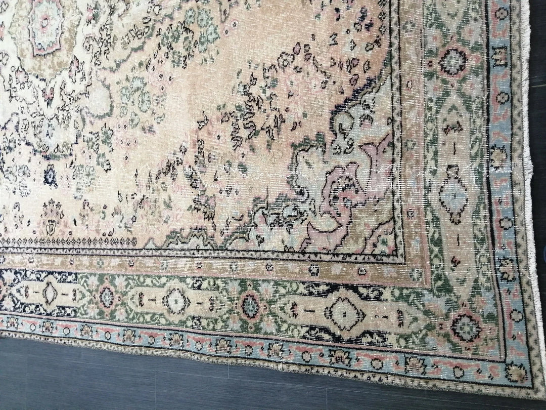 Cream Turkish Runner Rug 7' x 10' 3" Hand-Knotted | No. WR92716