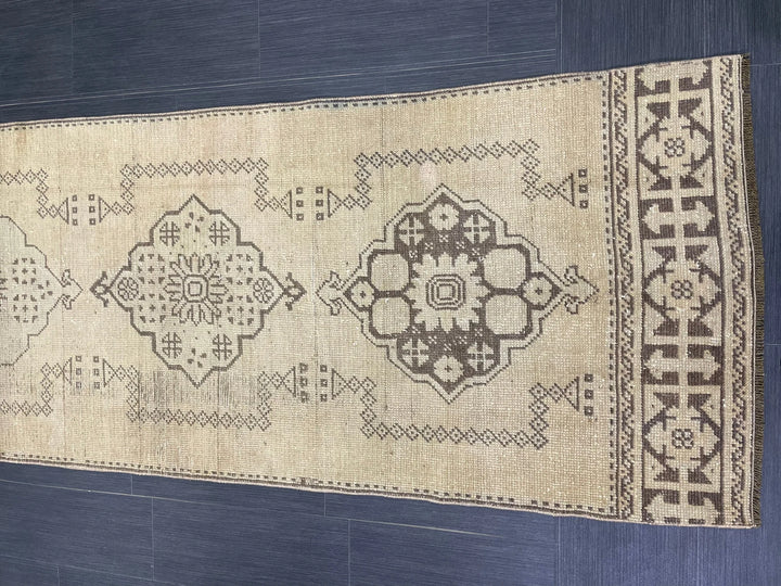 Turkish Runner Rug 2' 9" x 11' 8" Hand-Knotted | No. WR93183