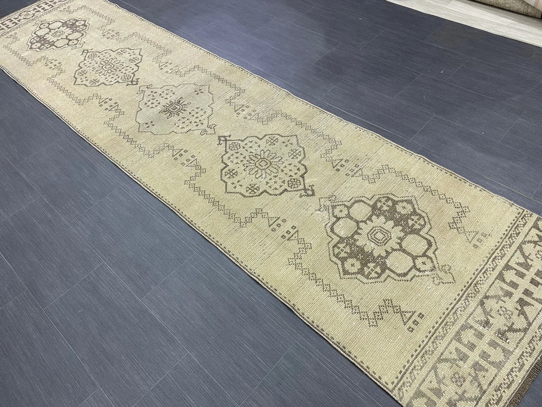 Turkish Runner Rug 2' 9" x 11' 8" Hand-Knotted | No. WR93183