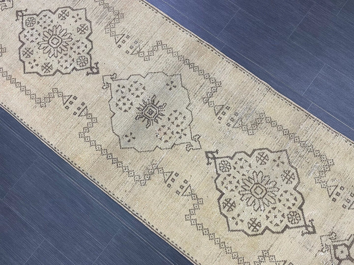Turkish Runner Rug 2' 9" x 11' 8" Hand-Knotted | No. WR93183