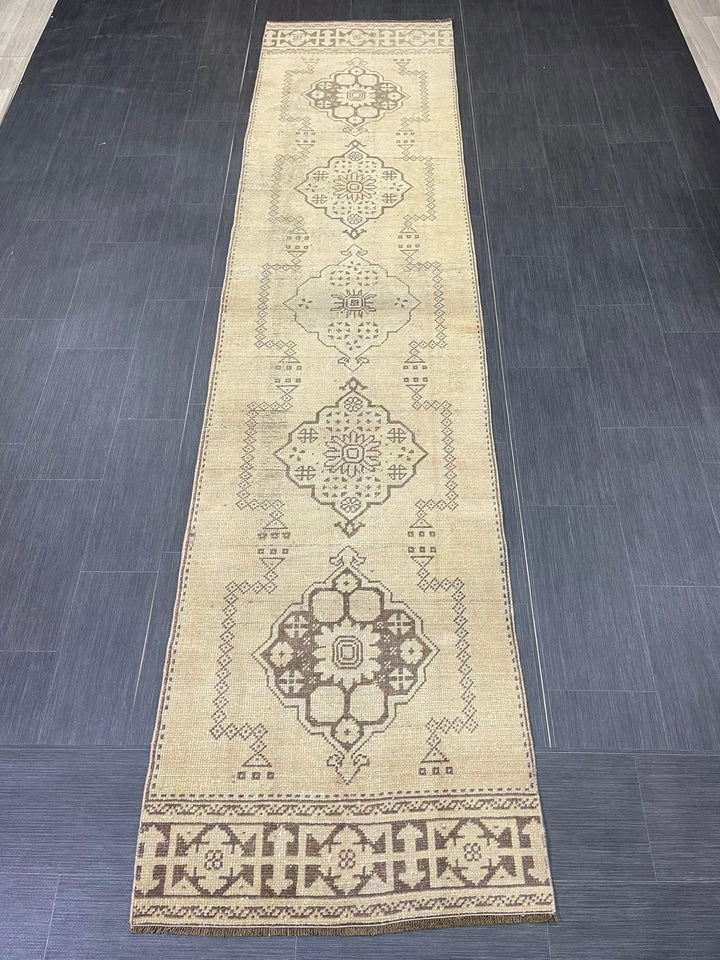 Turkish Runner Rug 2' 9" x 11' 8" Hand-Knotted | No. WR93183