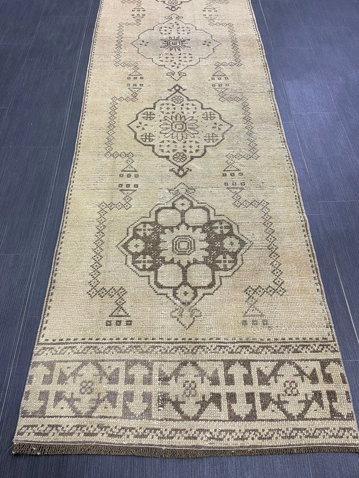 Turkish Runner Rug 2' 9" x 11' 8" Hand-Knotted | No. WR93183