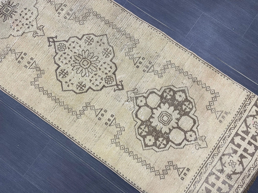 Turkish Runner Rug 2' 9" x 11' 8" Hand-Knotted | No. WR93183