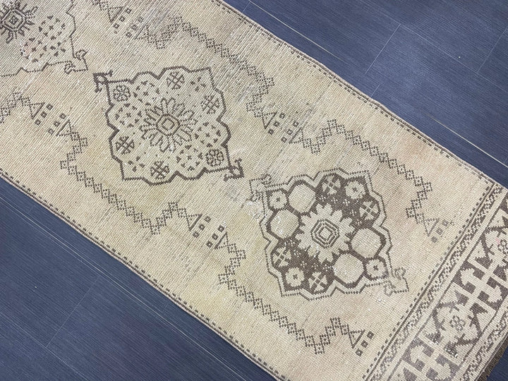 Turkish Runner Rug 2' 9" x 11' 8" Hand-Knotted | No. WR93183