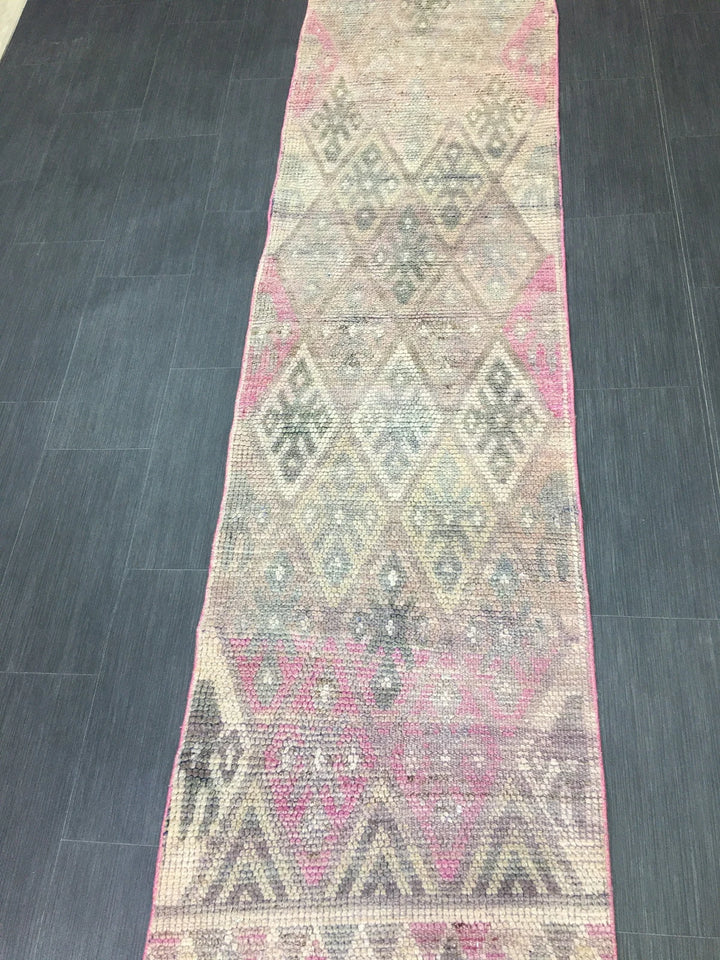 Turkish Runner Rug 2' 4" x 8' 6" Hand-Knotted | No. WR93550