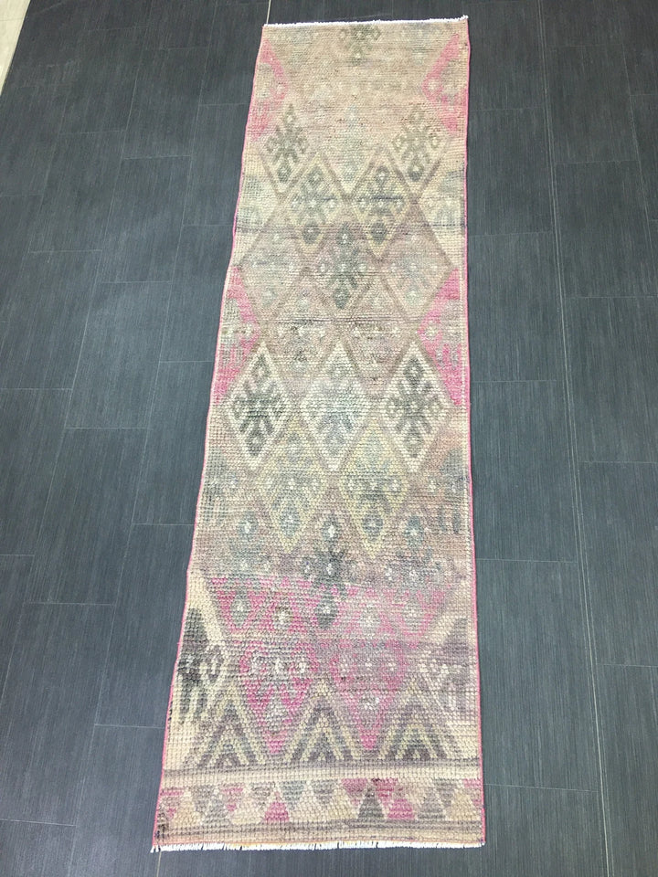 Turkish Runner Rug 2' 4" x 8' 6" Hand-Knotted | No. WR93550