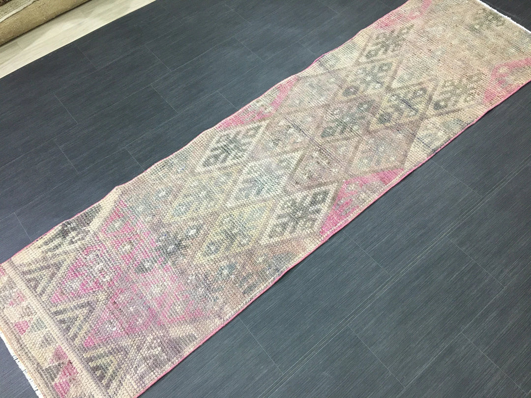 Turkish Runner Rug 2' 4" x 8' 6" Hand-Knotted | No. WR93550