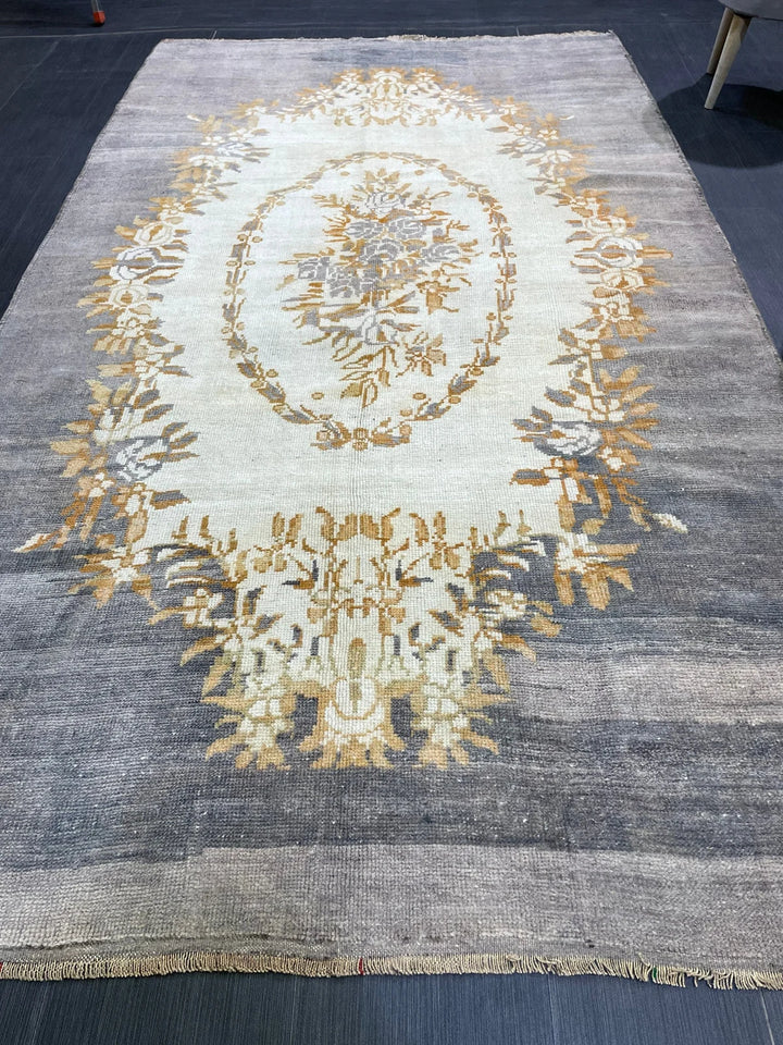 Grey Turkish Runner Rug 4' 9" x 8' 6" Hand-Knotted | No. WR94579